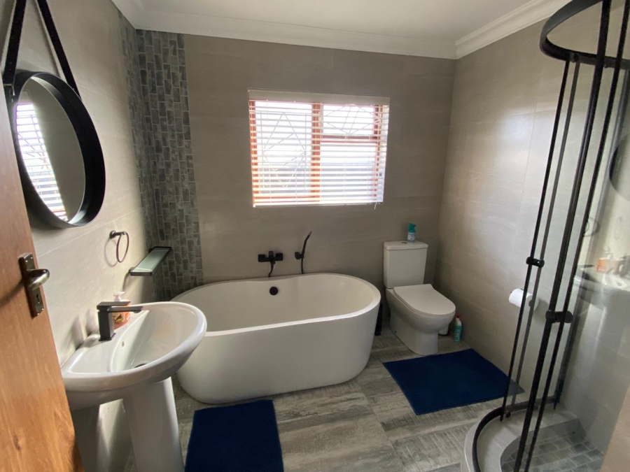 7 Bedroom Property for Sale in Hartenbos Central Western Cape